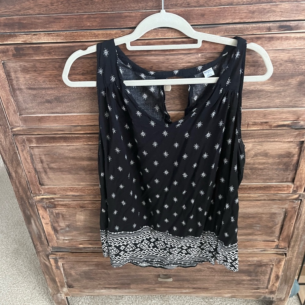 Keyhole back tank top